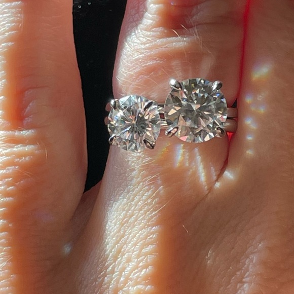 1.5ct vs 2ct vs 3ct vs Bigger - Picture 4 of 16